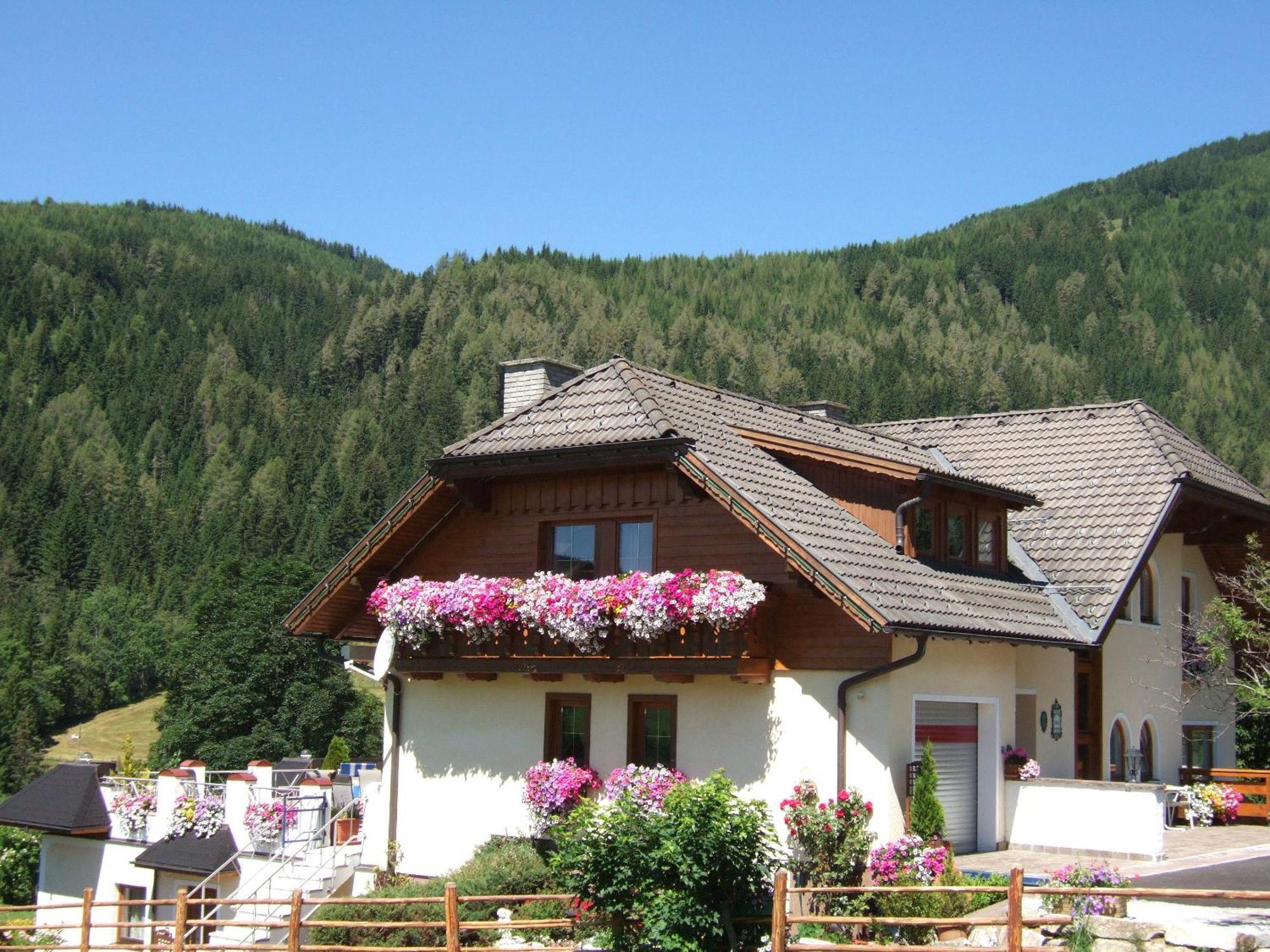 Lungau Apartment - Ferienwohnung Haus Esl Hintergöriach Extérieur photo